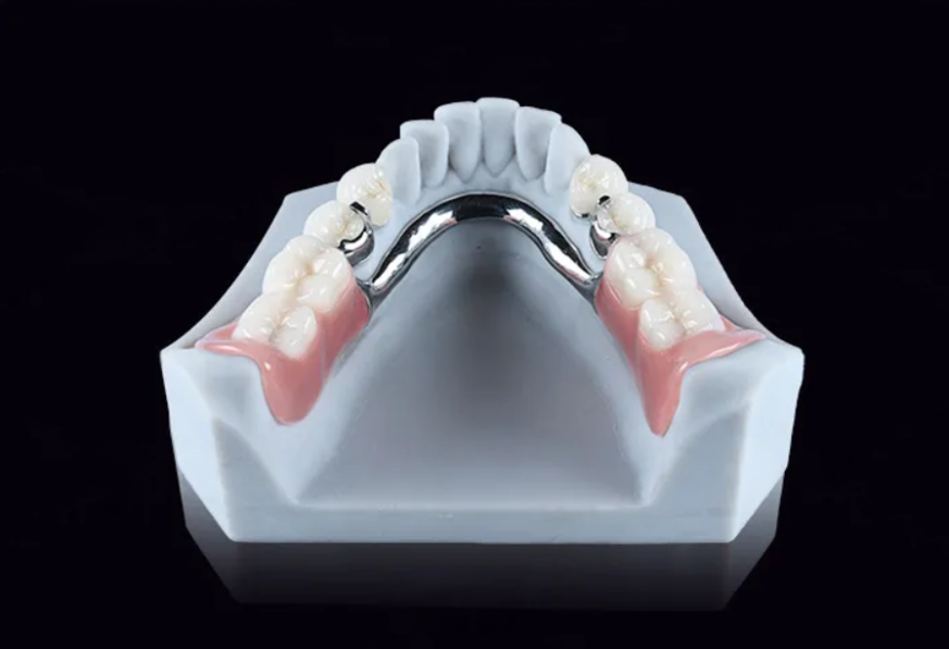 Stellite avec attachements 1